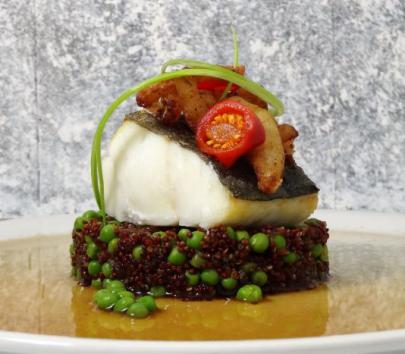 Bacalao con ensalada de Quinoa Roja y Guisantes