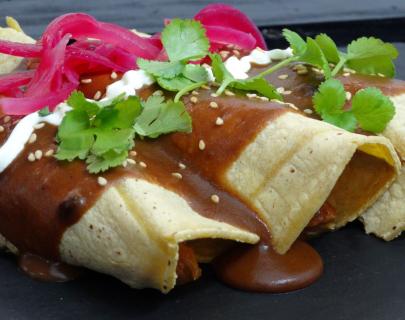 Enchiladas de Cochinita Pibil con Mole