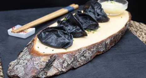      Gyoza  de Chipirones en su Tinta - 25 g
